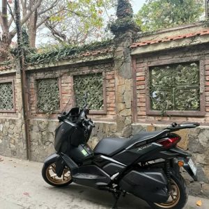 Alternative view of YAMAHA XMAX 300cc